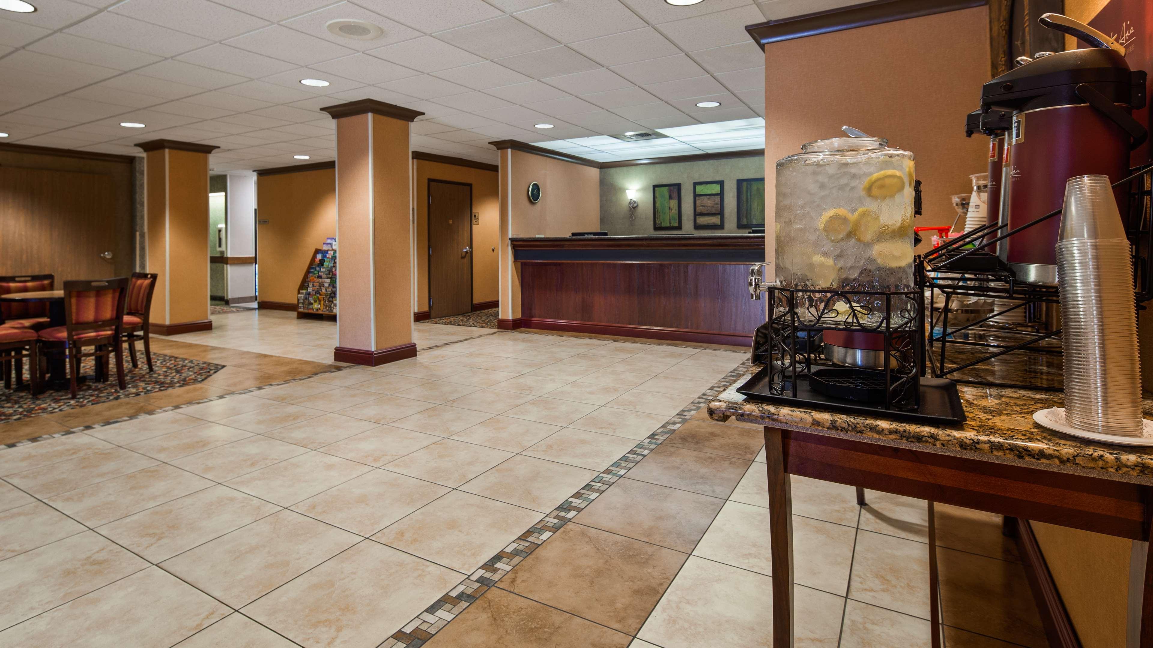 Best Western Cascade Inn & Suites Troutdale Exterior foto